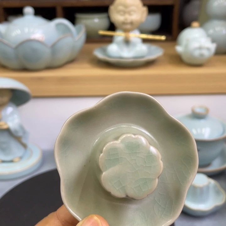 杯子微瑕仿古绿釉梅花盖置