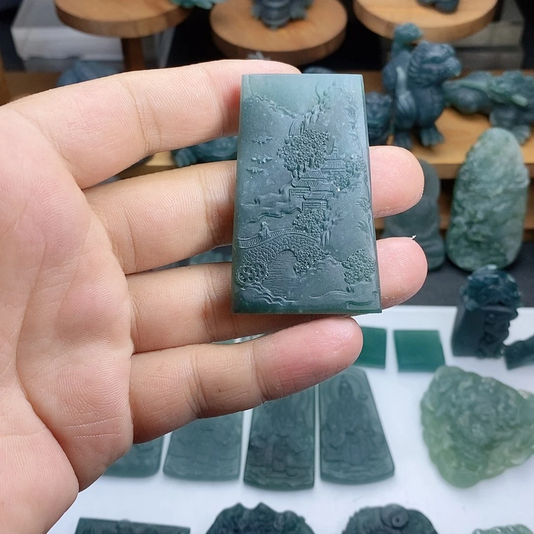 定制翡翠未镶嵌山水
