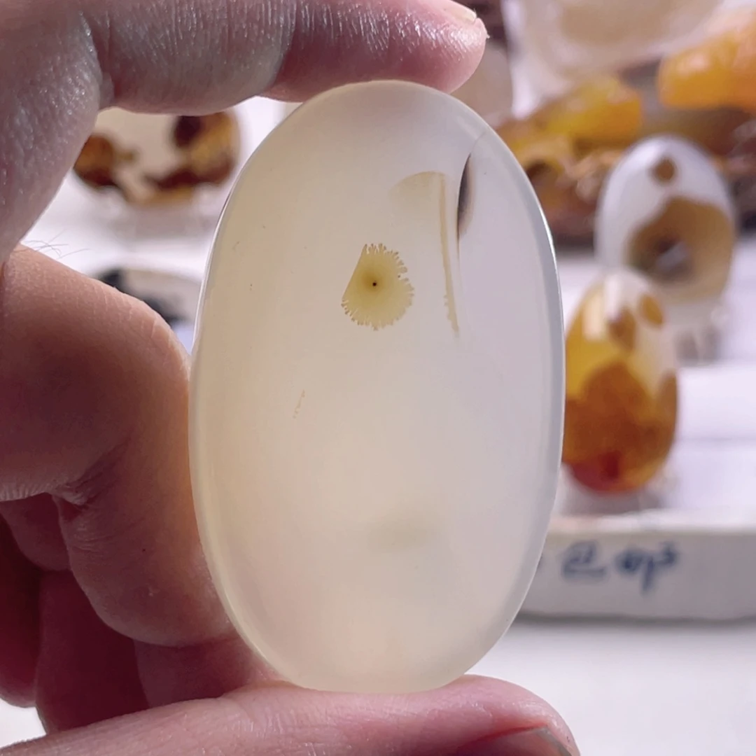 玛瑙/玉髓未镶嵌珠宝奇石