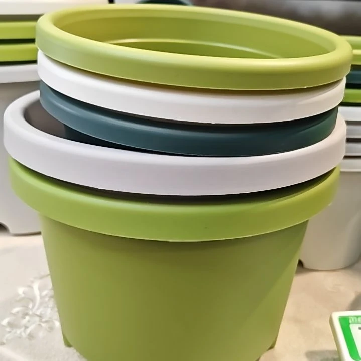 树脂球根三号25.5口2个，四季盆21口3个无拖