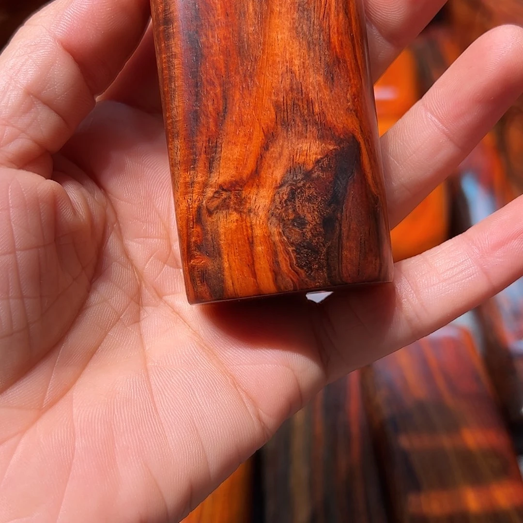 左***雄交趾黄檀（大红酸枝）