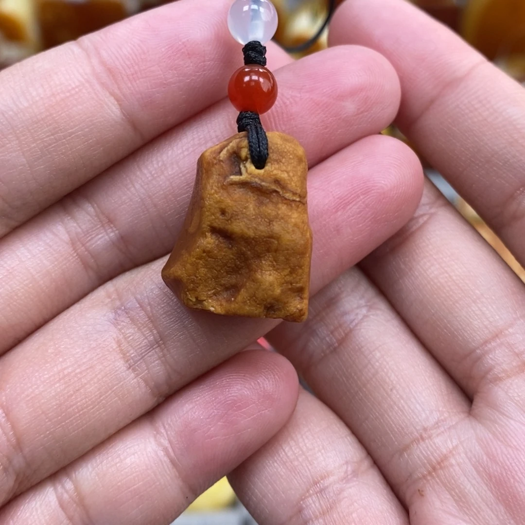 蜜蜡未镶嵌珠宝奇石