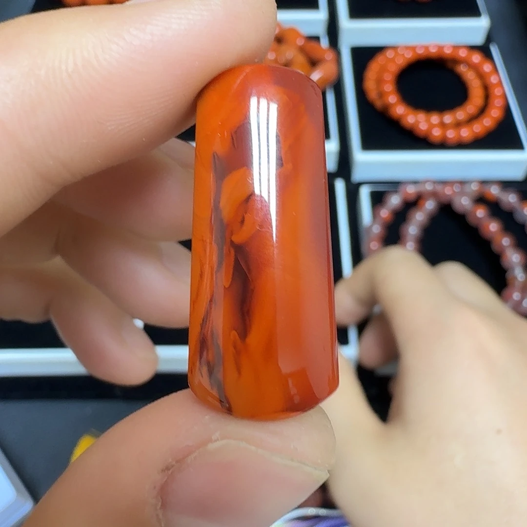 南红玛瑙未镶嵌川料瓦西满色满肉柿子红无事牌8.86g