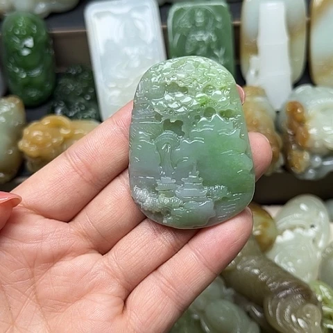 颈饰未镶嵌和田玉龍**神