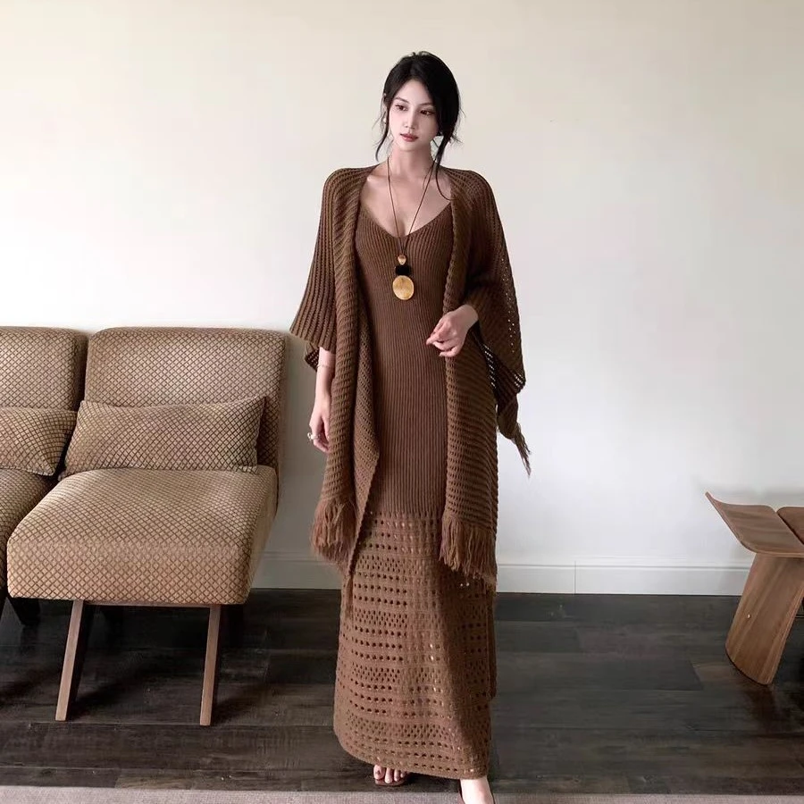 针织吊带连衣裙套装女早秋穿搭慵懒氛围感外披两件套