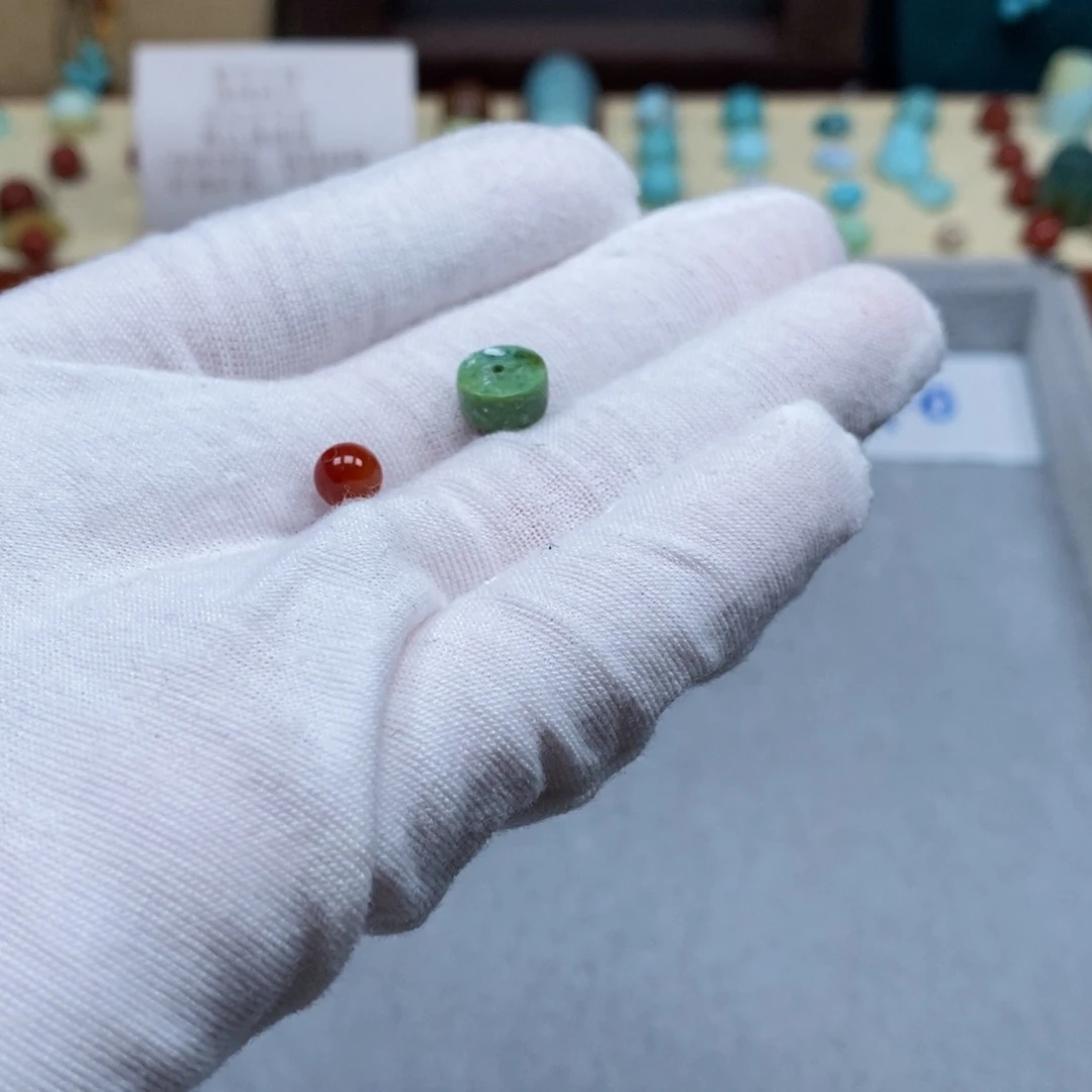 南红玛瑙配饰未镶嵌