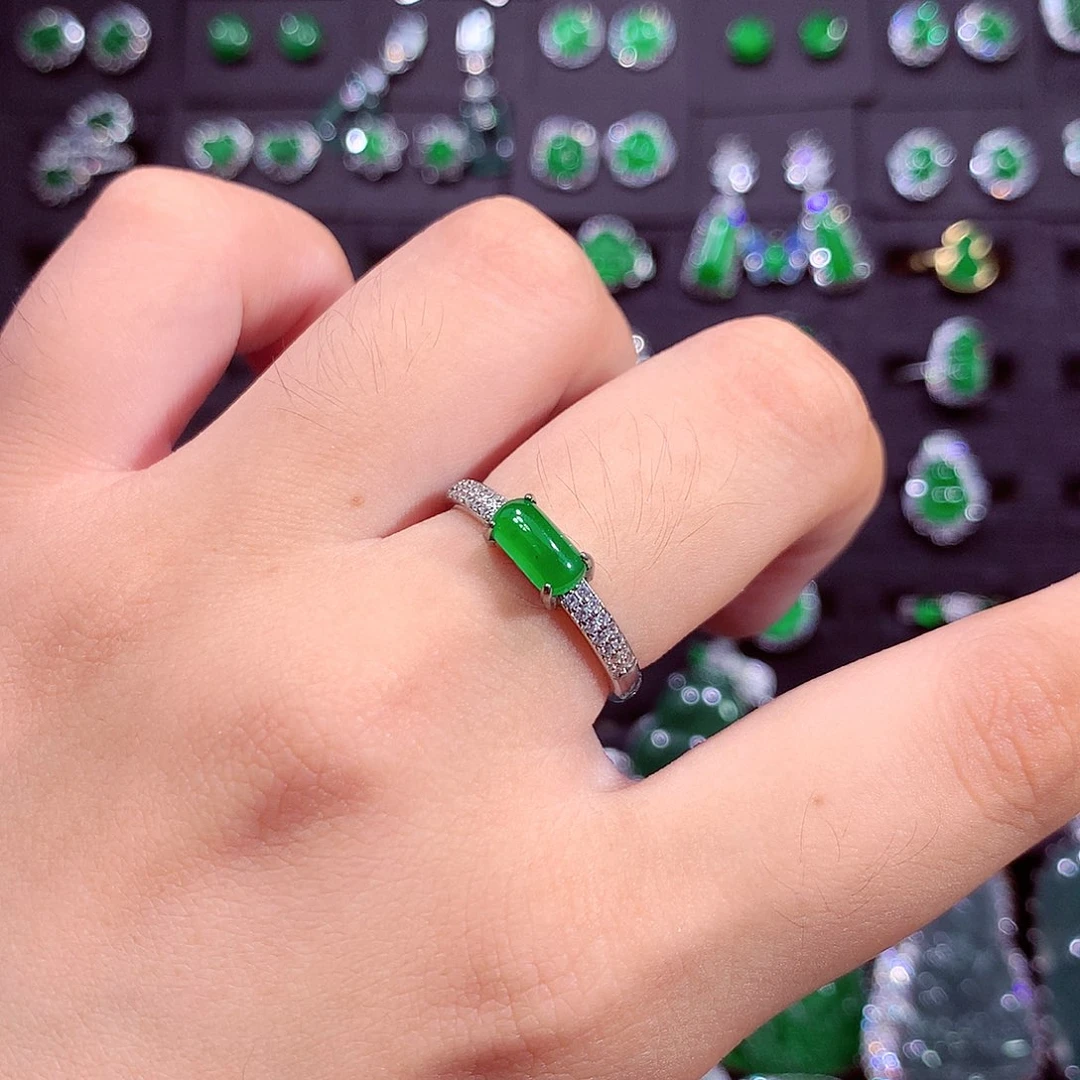 颈饰未镶嵌翡翠挂件