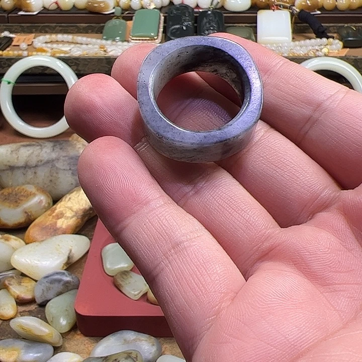 和田玉未镶嵌车挂