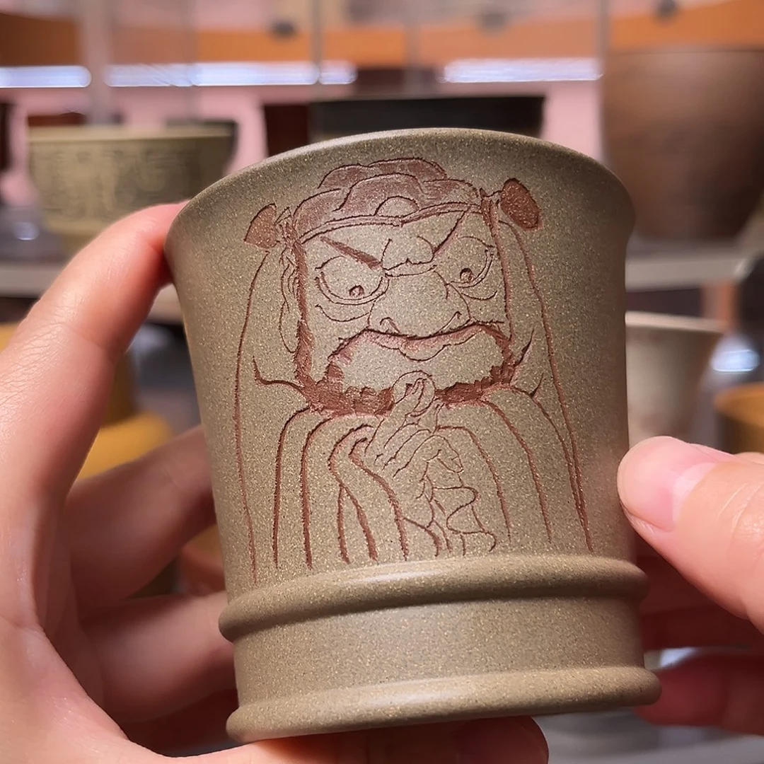 茶杯紫砂蟹壳青 刻绘杯