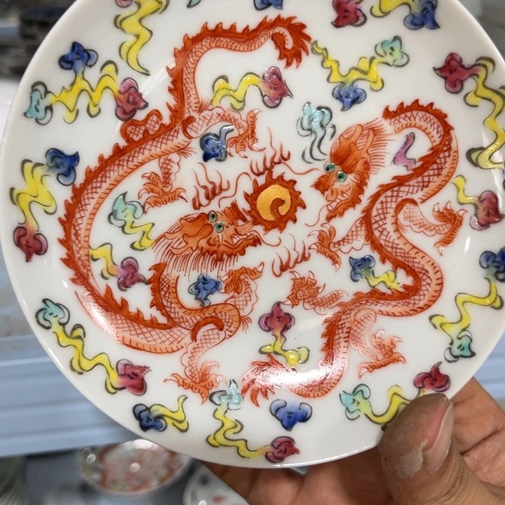 摆件摆件的人多得不知道是怎么