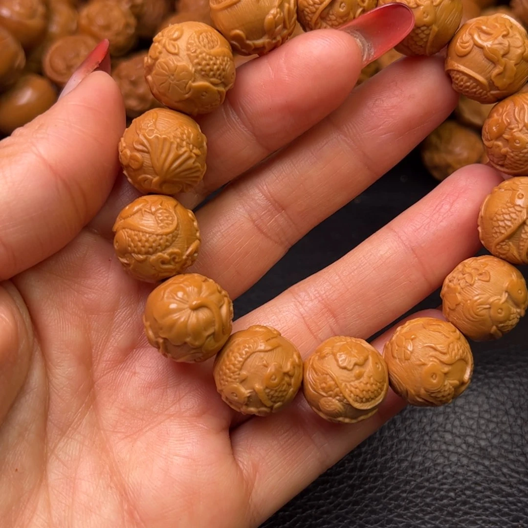 橄榄核吊坠匡*字年年有余