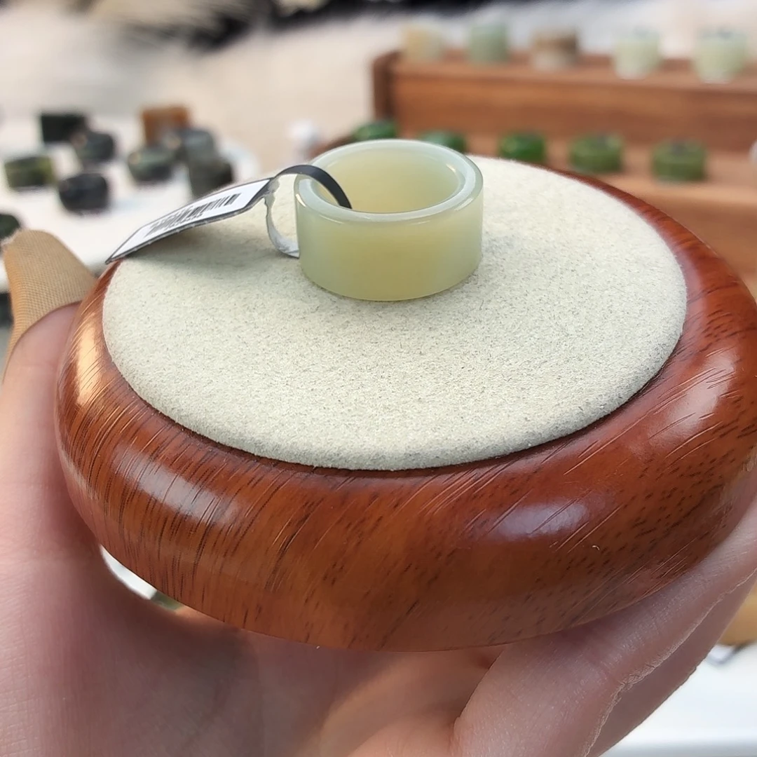 和田玉未镶嵌戒指浅水飘糖圆切18.27mmj106