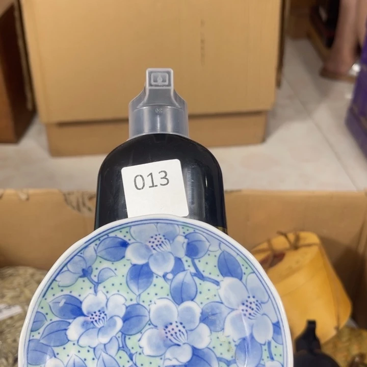 回流瓷器瓷器碎片上**水13