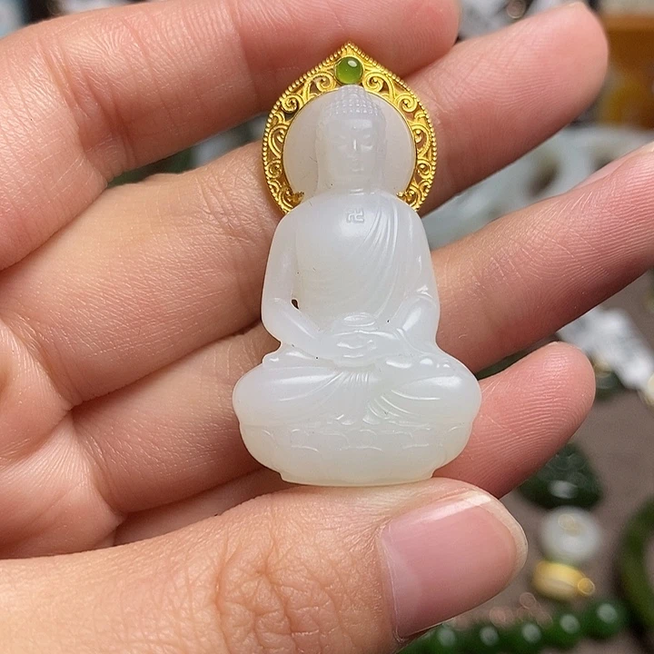颈饰18K金镶嵌和田玉
