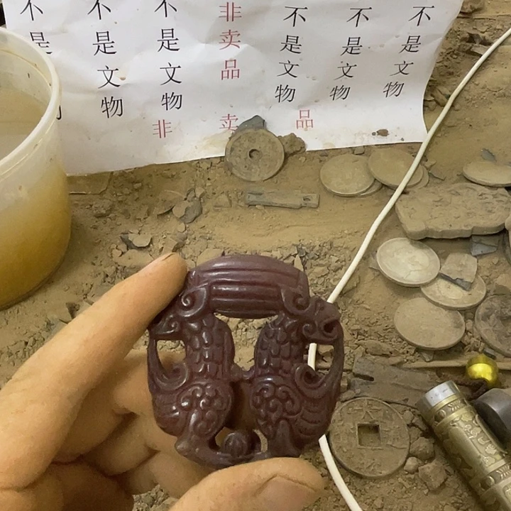 未镶嵌一一一二一一一硅化玉