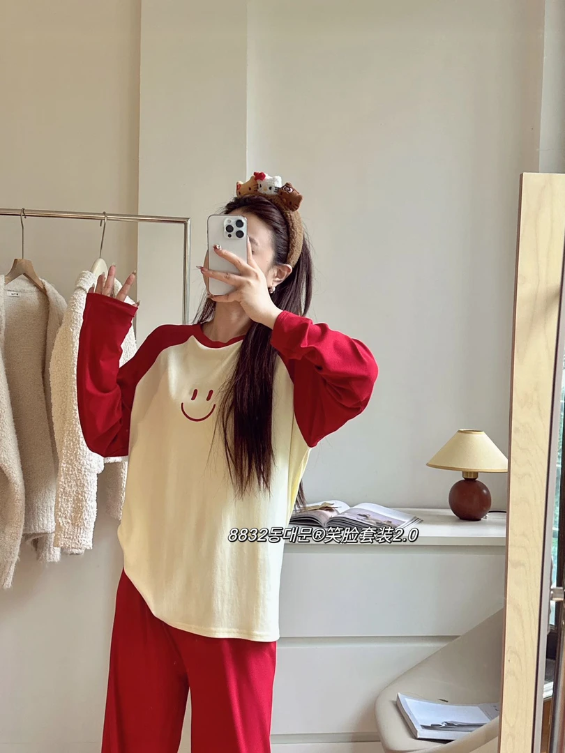 3800新款舒适圆领笑脸套装8832