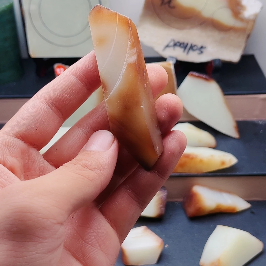和田玉（糖玉）未镶嵌颈饰