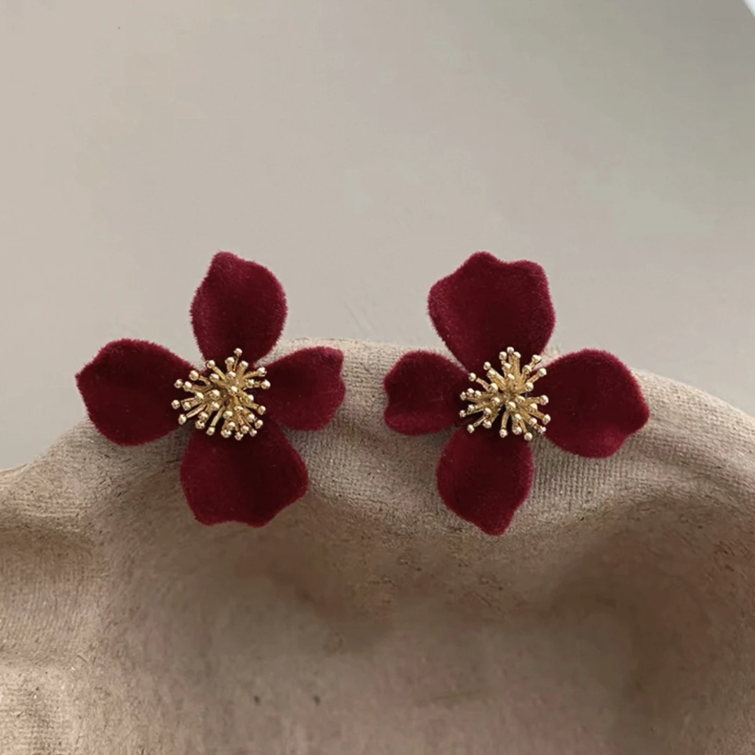铜合金布艺耳饰 【彼岸花】时尚复古新年红色丝绒四叶花耳钉小众ins