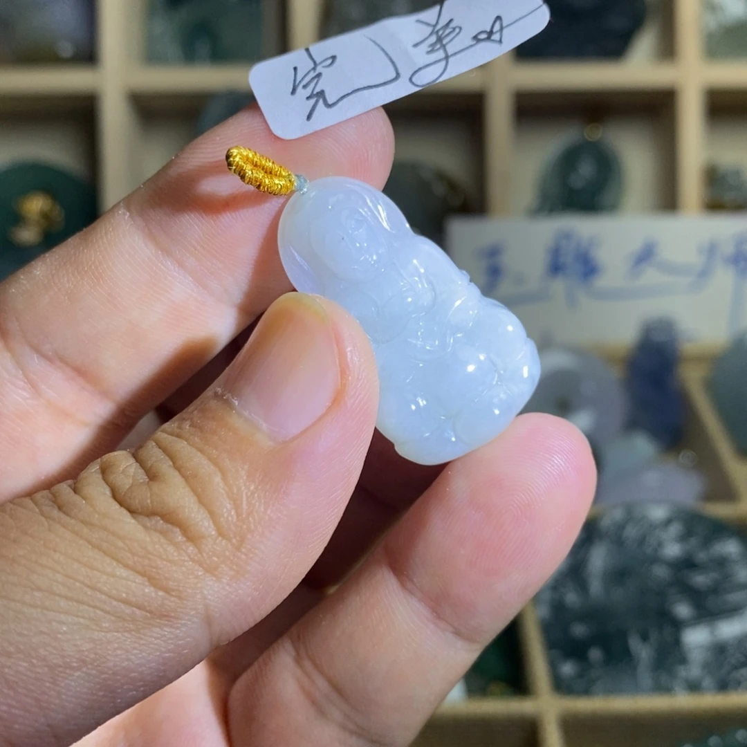 翡翠未镶嵌颈饰好