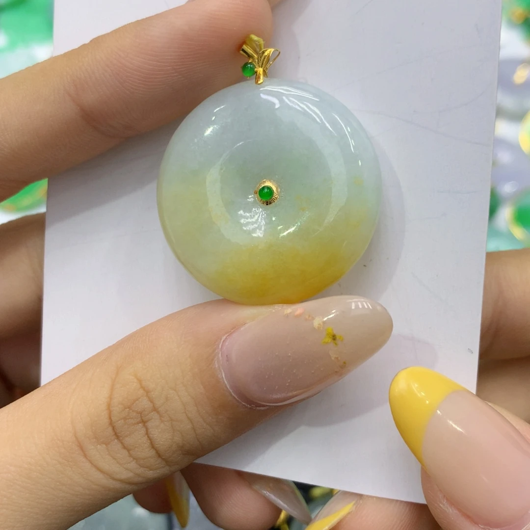 颈饰18K金镶嵌翡翠