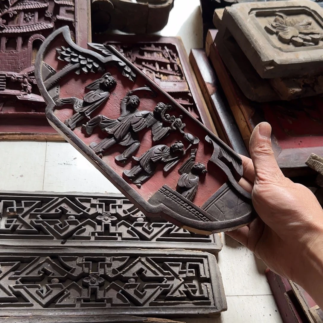 木墨****间老木雕艺术学院的学生