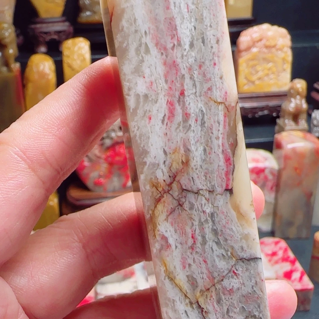 昌化石昌化鸡血石