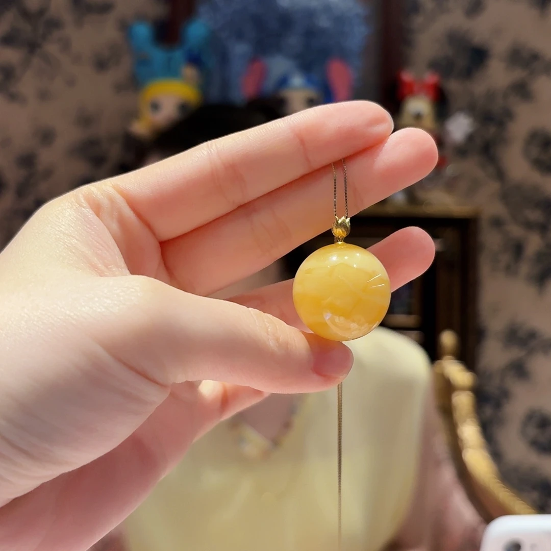 蜜蜡18K金镶嵌吊坠(赠链)