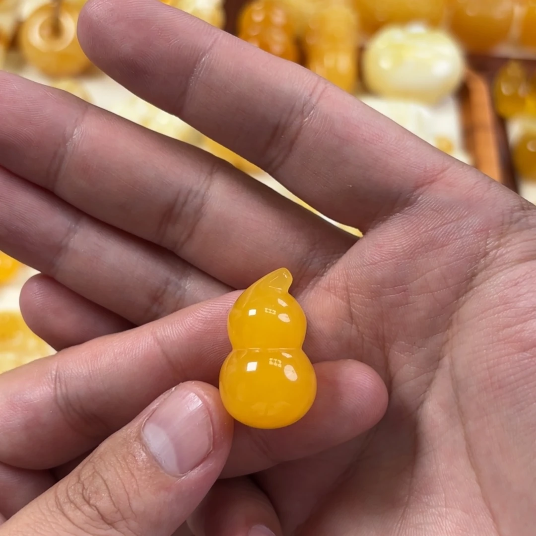 蜜蜡未镶嵌裸石葫芦