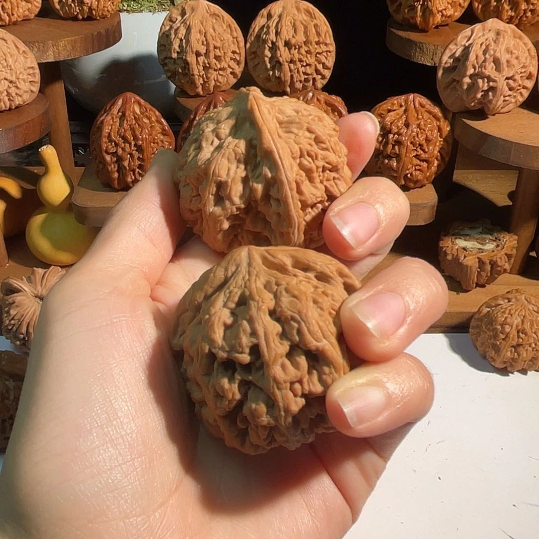 堇***华把件文玩核桃大粗筋