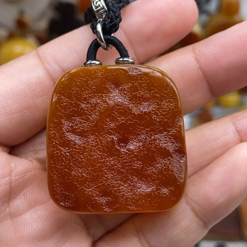 【闪购商品】琥珀颈饰未镶嵌