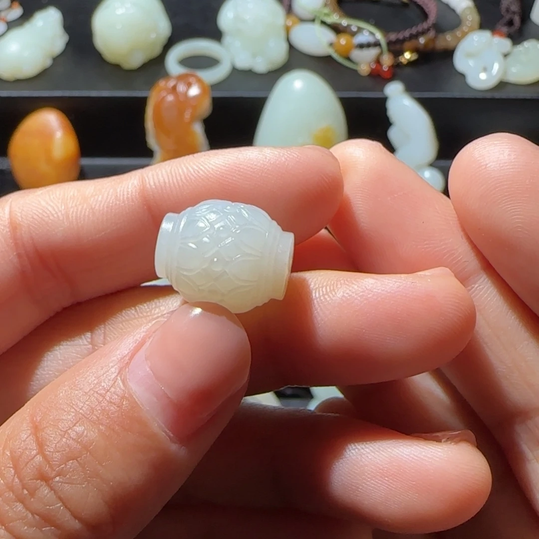 和田玉颈饰未镶嵌同****调