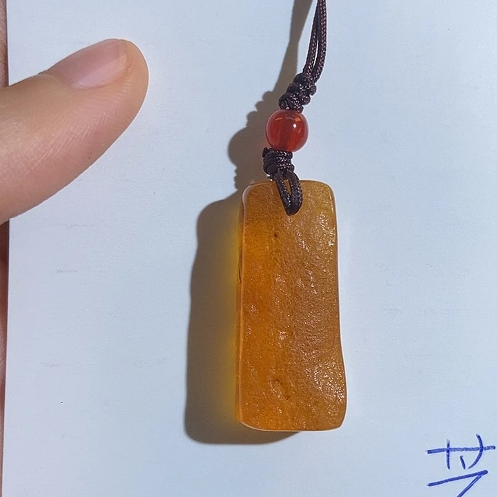 未镶嵌琥珀珠宝奇石