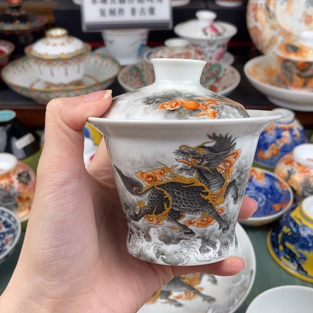 陶瓷的设计师是一个人