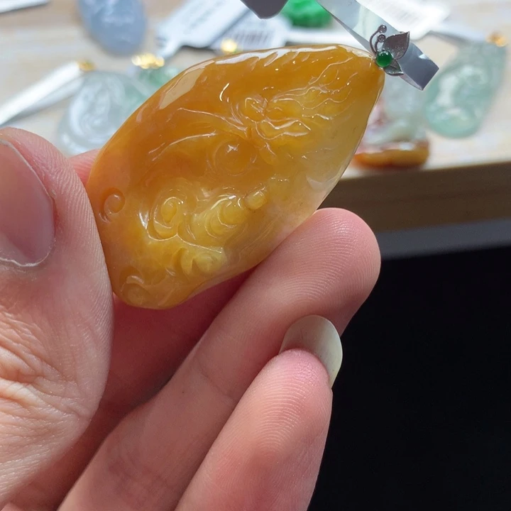 翡翠未镶嵌颈饰吊坠