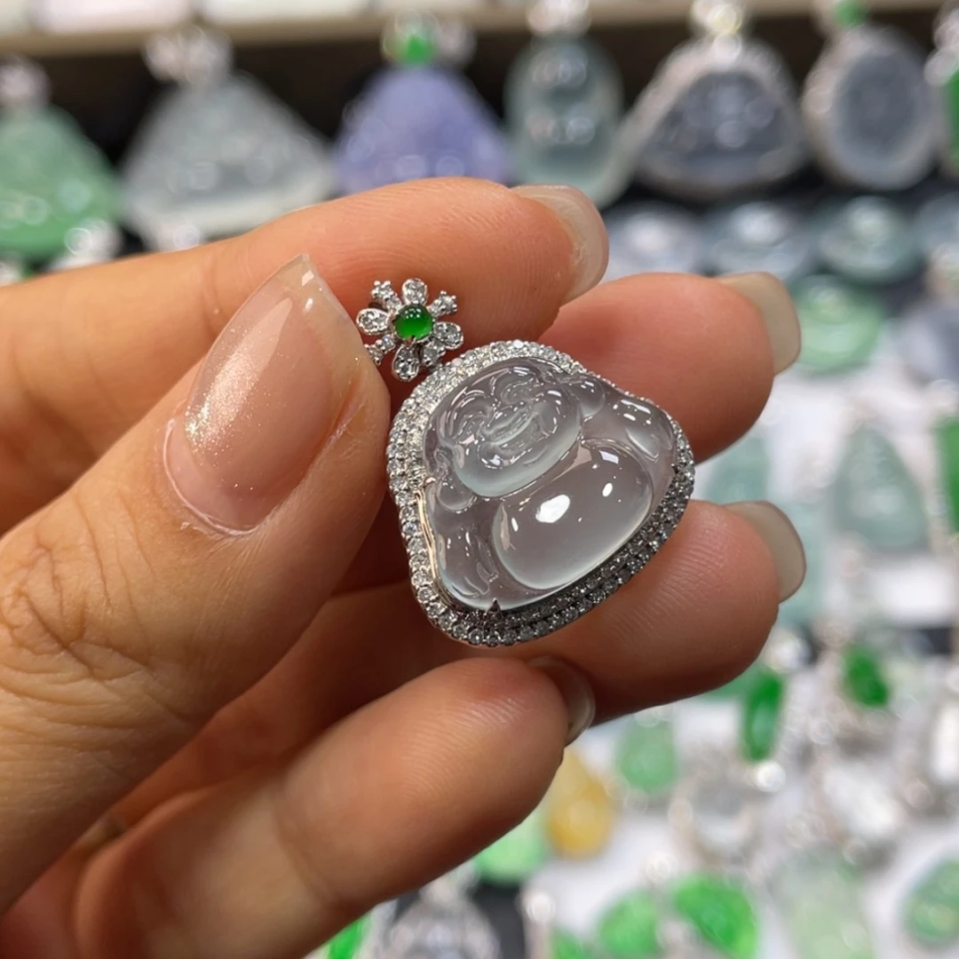 翡翠18K金镶嵌颈饰