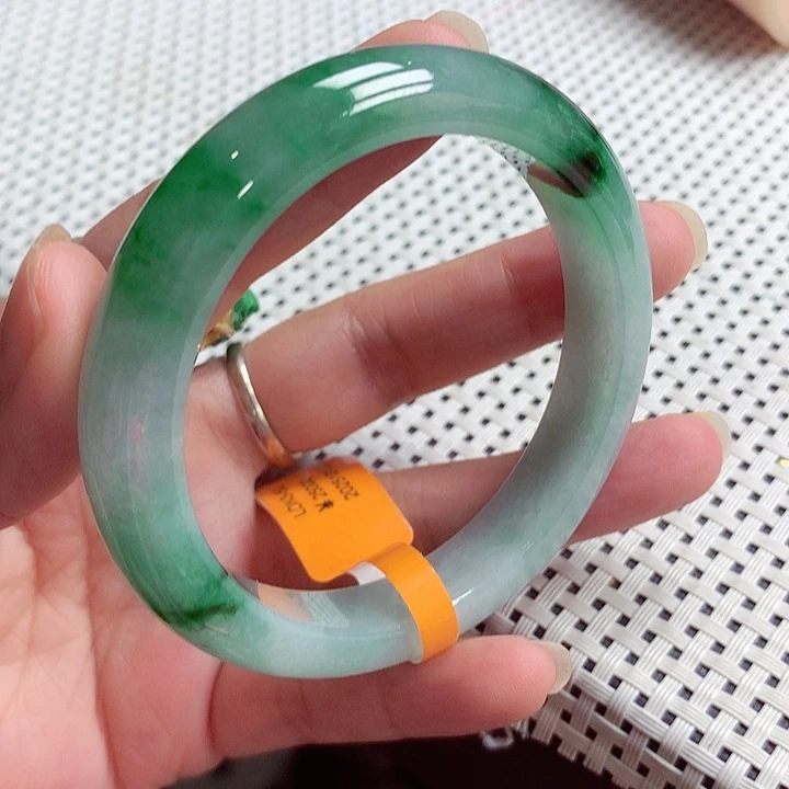 翡翠未镶嵌手镯翡翠