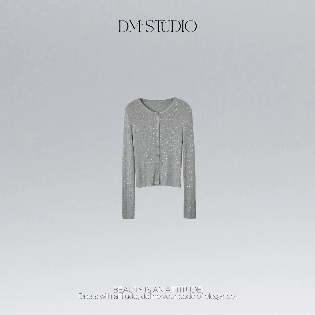 DEDM•STUDIO/气质减龄满天星钉钻圆领排扣针织开衫2511ZZS/F029