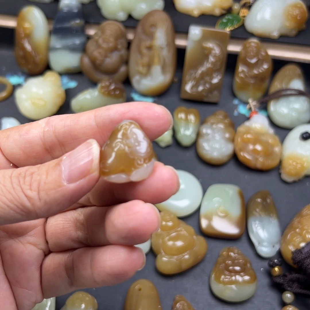 和田玉（糖玉）未镶嵌颈饰