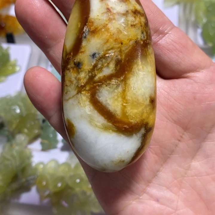 未镶嵌蛇纹石玉颈饰