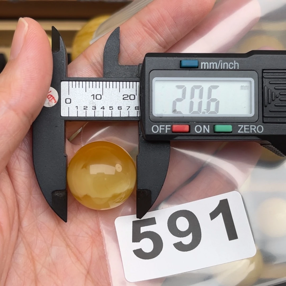 z***u未镶嵌蜜蜡裸石蜜蜡