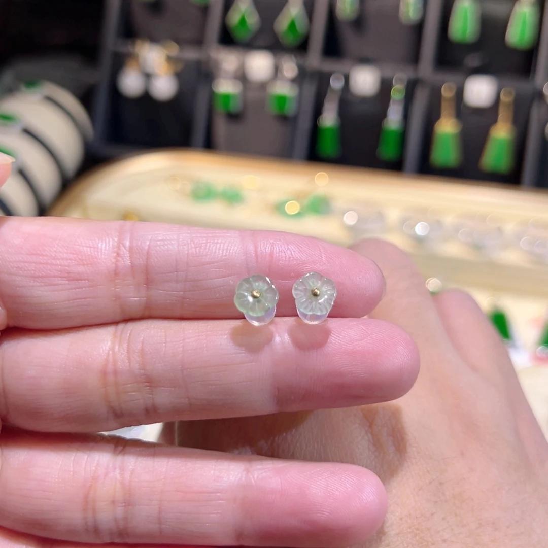 翡翠18K金镶嵌颈饰耳钉