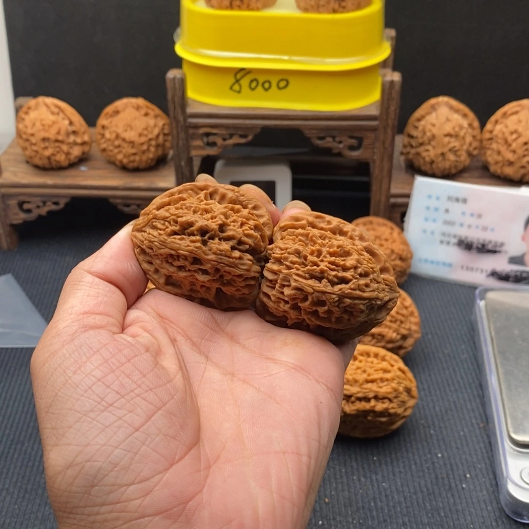 南***饰核桃文玩核桃手把件