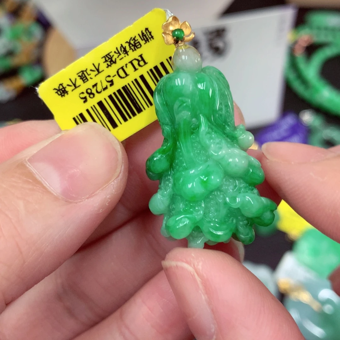 梦***使颈饰18K金镶嵌翡翠