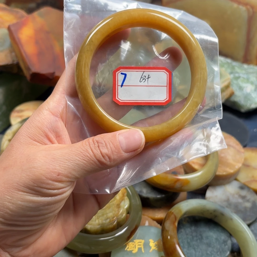 小***跑蛇纹石玉未镶嵌手镯