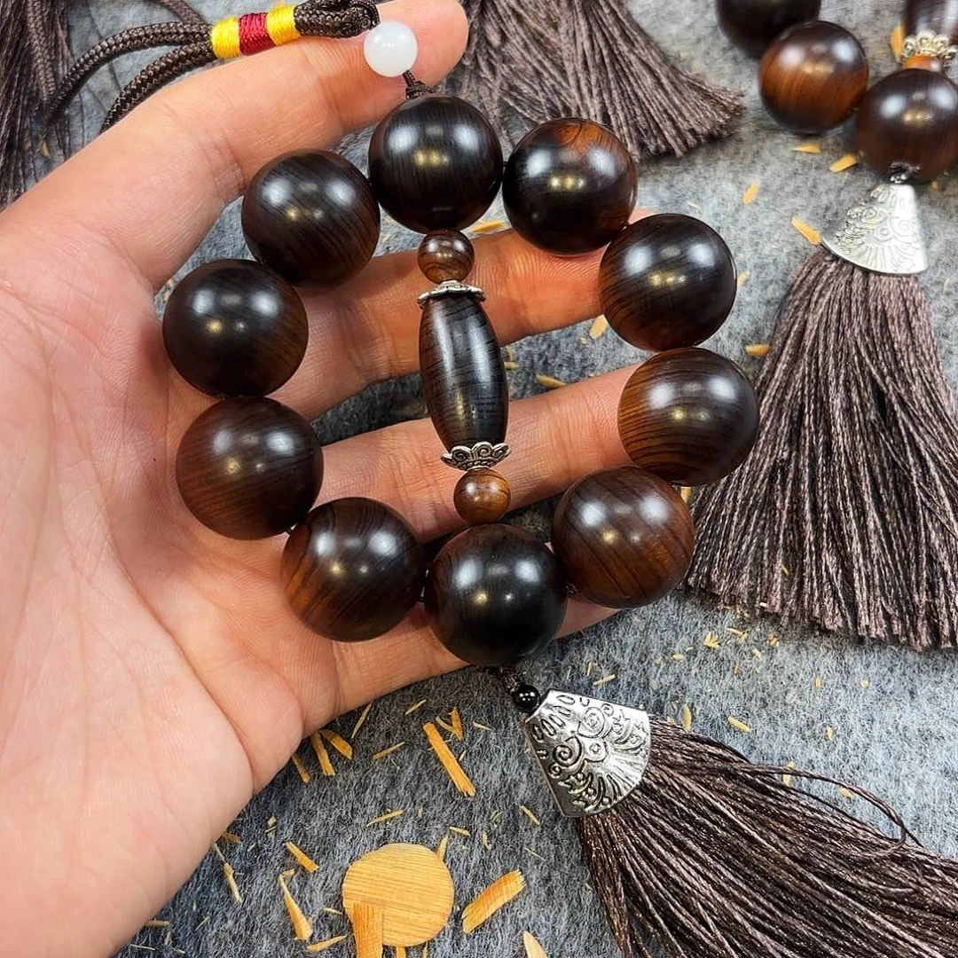 崖柏太行崖柏高瓷碳化雷雷挂件