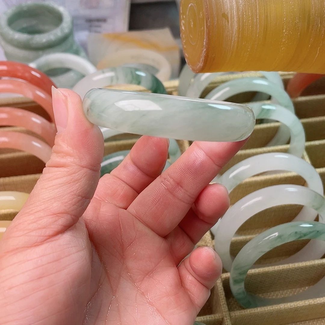 子***萱定制石英质玉（天山翠）