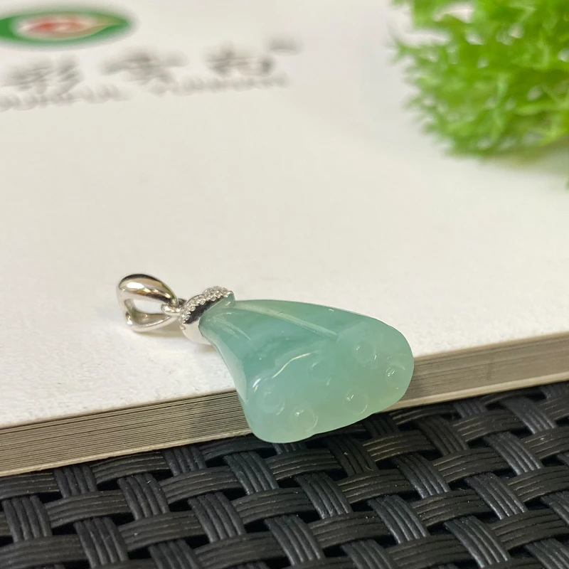 【母亲节礼物】七彩云南翡翠冰种阳绿翡翠莲蓬