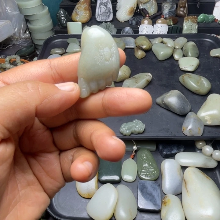 知***足未镶嵌和田玉珠宝半成品