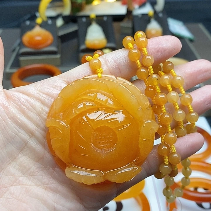 石英质玉（黄龙玉）未镶嵌吊坠