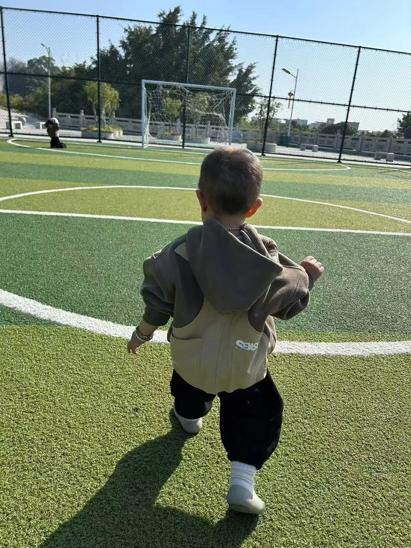 菜菜家童装  5930连帽卫衣后两口袋深咖